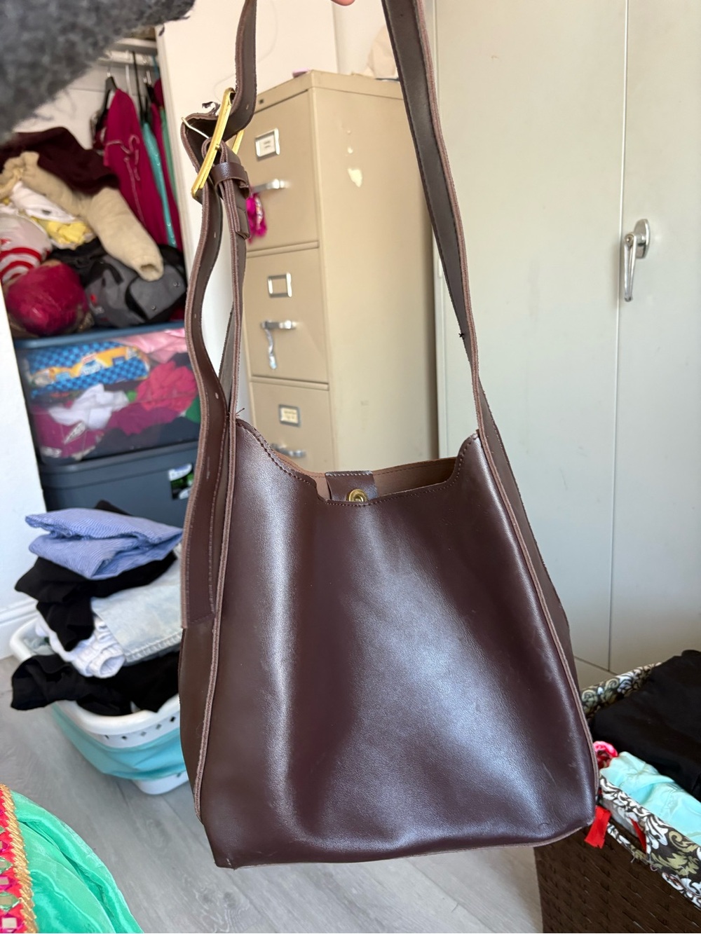 Classic Brown Leather Shoulder Bag - Timeless Tote